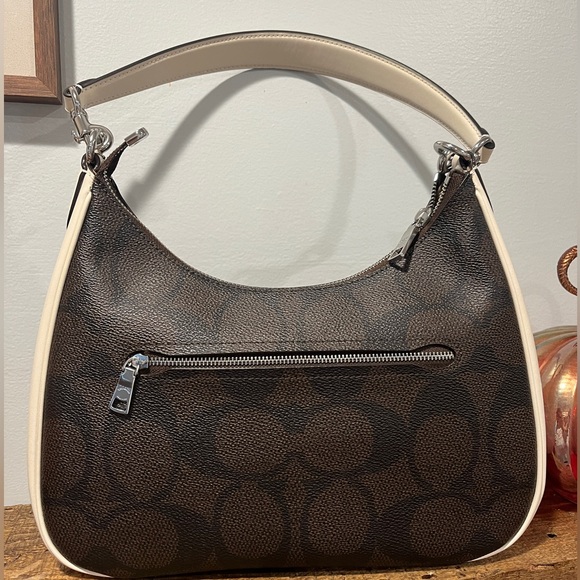 New! Coach! - Picture 5 of 16